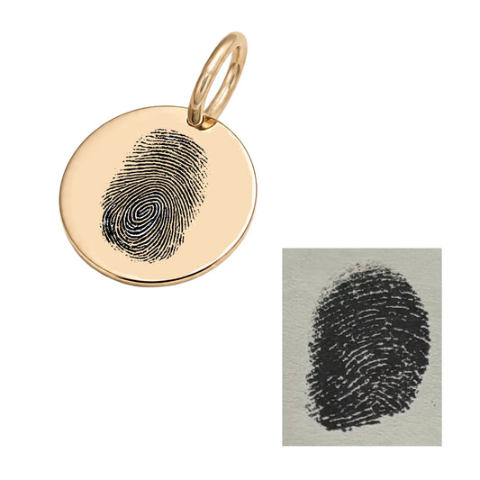 Personalized Lucche gold pendant with an engraved fingerprint design
