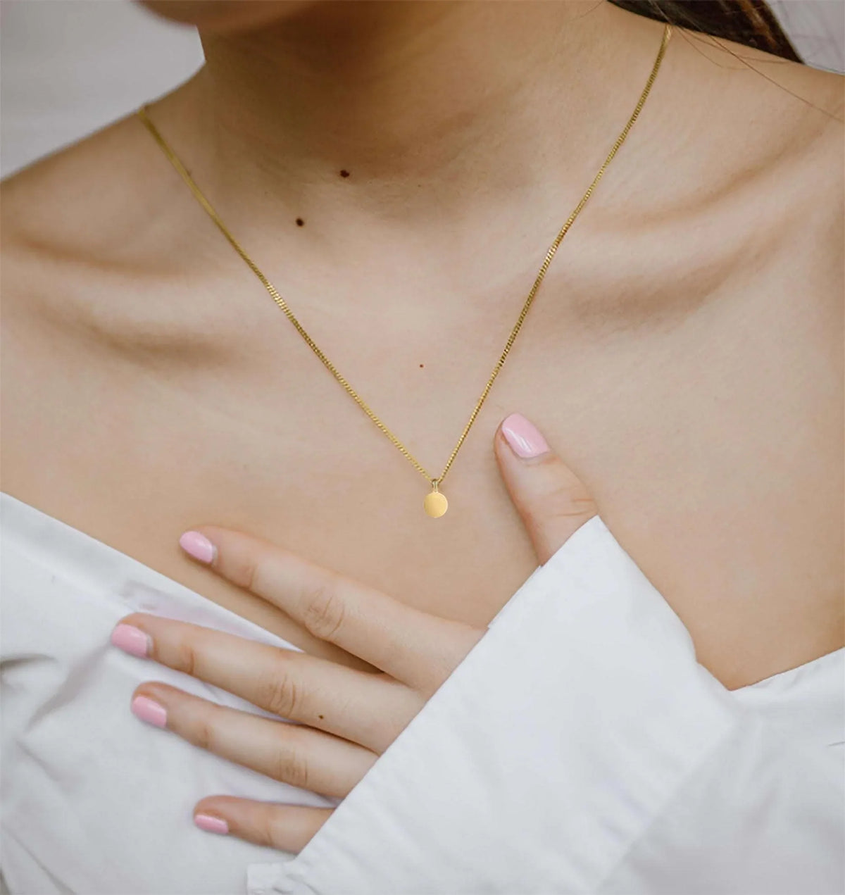 Apvalus auksinis pakabukas medalionas plokstelė 8mm - LuccheGold